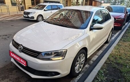 Volkswagen Jetta VI, 2013 год, 975 000 рублей, 9 фотография
