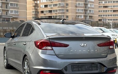 Hyundai Elantra VI рестайлинг, 2018 год, 1 500 000 рублей, 5 фотография