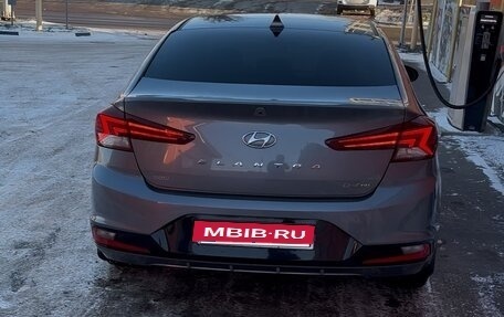 Hyundai Elantra VI рестайлинг, 2018 год, 1 500 000 рублей, 8 фотография