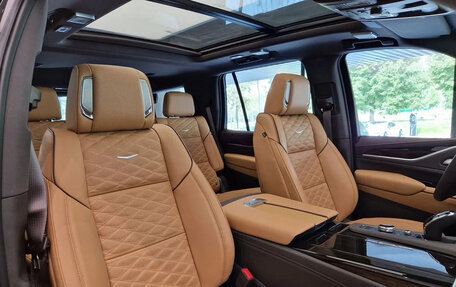 Cadillac Escalade V, 2022 год, 13 300 000 рублей, 14 фотография