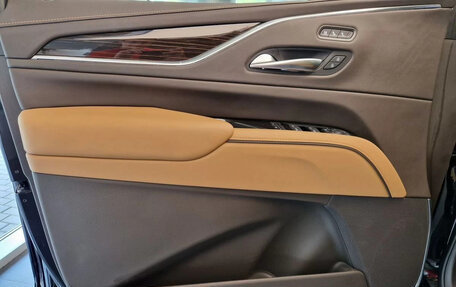 Cadillac Escalade V, 2022 год, 13 300 000 рублей, 19 фотография
