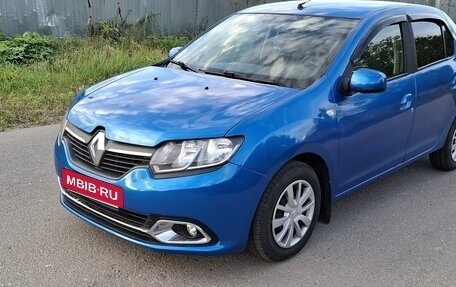 Renault Logan II, 2017 год, 897 000 рублей, 3 фотография