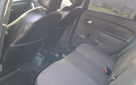 Renault Logan II, 2017 год, 897 000 рублей, 15 фотография