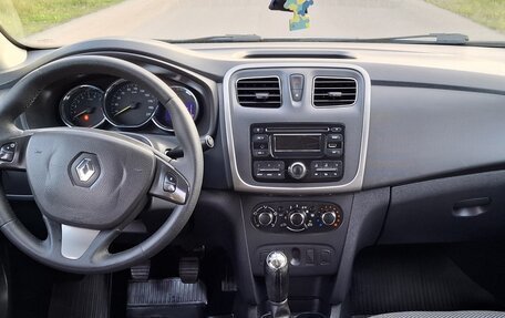 Renault Logan II, 2017 год, 897 000 рублей, 10 фотография