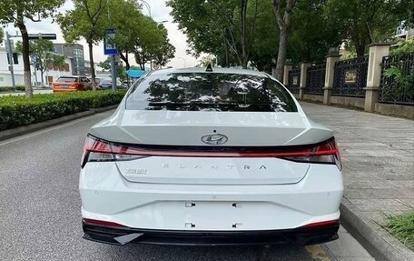 Hyundai Elantra, 2022 год, 1 300 000 рублей, 4 фотография