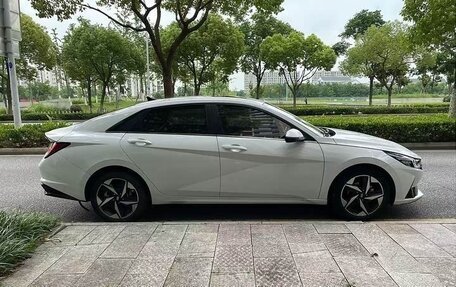 Hyundai Elantra, 2022 год, 1 300 000 рублей, 3 фотография