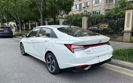 Hyundai Elantra, 2022 год, 1 300 000 рублей, 5 фотография