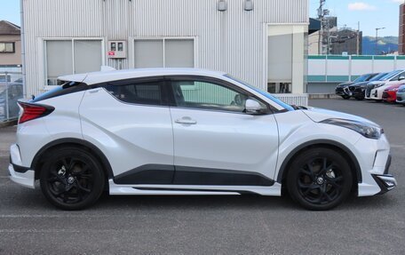 Toyota C-HR I рестайлинг, 2022 год, 1 624 000 рублей, 4 фотография