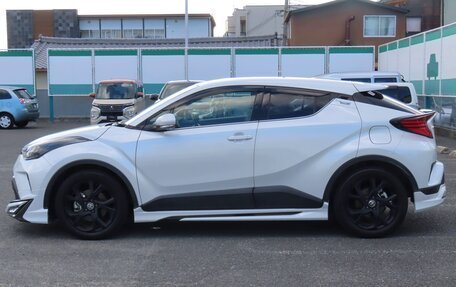 Toyota C-HR I рестайлинг, 2022 год, 1 624 000 рублей, 8 фотография
