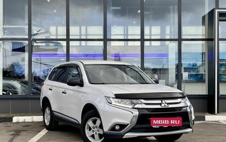 Mitsubishi Outlander III рестайлинг 3, 2017 год, 1 499 000 рублей, 3 фотография