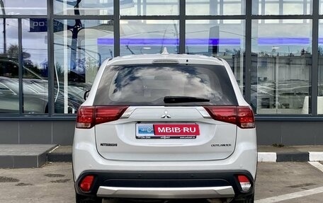 Mitsubishi Outlander III рестайлинг 3, 2017 год, 1 499 000 рублей, 6 фотография