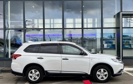 Mitsubishi Outlander III рестайлинг 3, 2017 год, 1 499 000 рублей, 4 фотография