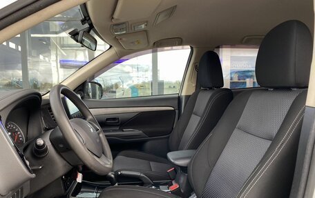 Mitsubishi Outlander III рестайлинг 3, 2017 год, 1 499 000 рублей, 17 фотография