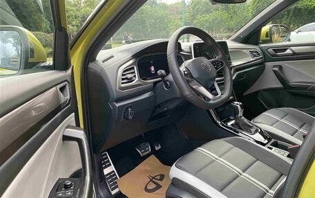 Volkswagen T-Roc I, 2023 год, 2 150 000 рублей, 7 фотография