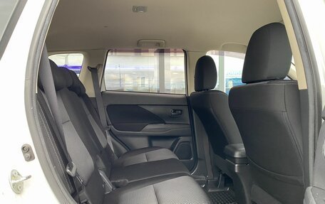 Mitsubishi Outlander III рестайлинг 3, 2017 год, 1 499 000 рублей, 19 фотография