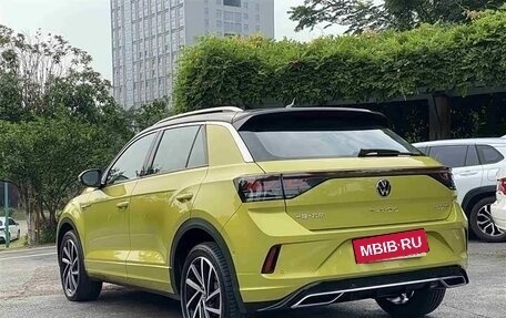 Volkswagen T-Roc I, 2023 год, 2 150 000 рублей, 6 фотография