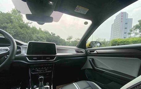 Volkswagen T-Roc I, 2023 год, 2 150 000 рублей, 11 фотография