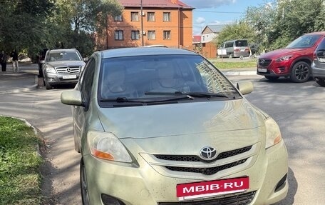 Toyota Yaris III рестайлинг, 2008 год, 575 000 рублей, 2 фотография