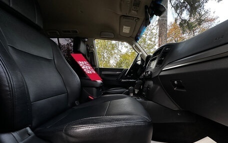 Mitsubishi Pajero IV, 2013 год, 2 100 000 рублей, 26 фотография