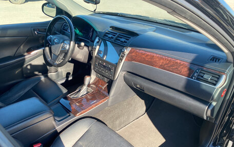 Toyota Camry, 2017 год, 2 300 000 рублей, 7 фотография