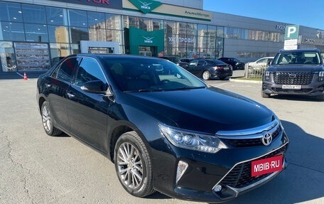 Toyota Camry, 2017 год, 2 300 000 рублей, 3 фотография