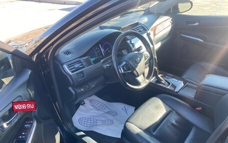 Toyota Camry, 2017 год, 2 300 000 рублей, 10 фотография