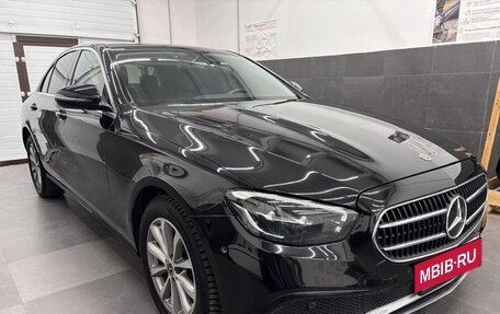 Mercedes-Benz E-Класс, 2020 год, 2 900 000 рублей, 3 фотография