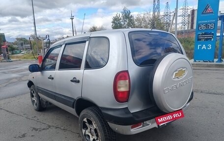 Chevrolet Niva I рестайлинг, 2003 год, 370 000 рублей, 3 фотография