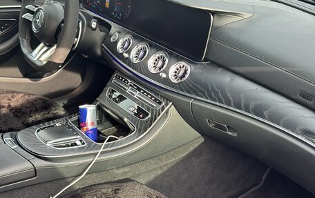 Mercedes-Benz E-Класс, 2020 год, 3 300 000 рублей, 5 фотография