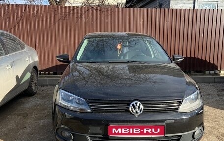 Volkswagen Jetta VI, 2014 год, 750 000 рублей, 1 фотография