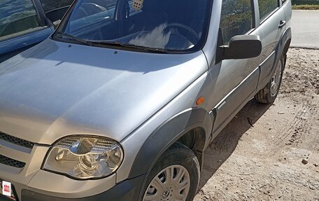 Chevrolet Niva I рестайлинг, 2010 год, 420 000 рублей, 4 фотография