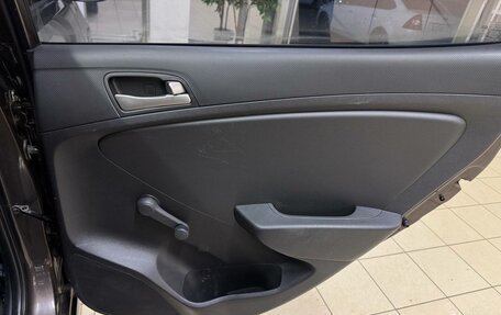 Hyundai Solaris II рестайлинг, 2015 год, 900 000 рублей, 17 фотография