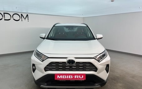 Toyota RAV4, 2020 год, 3 700 000 рублей, 3 фотография