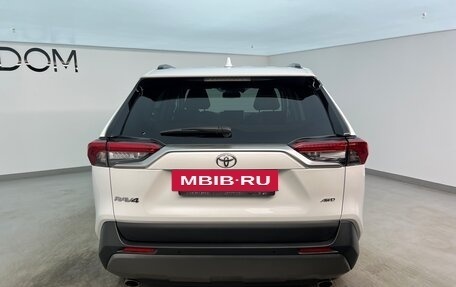 Toyota RAV4, 2020 год, 3 700 000 рублей, 4 фотография