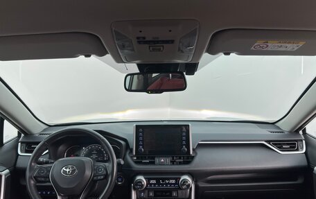 Toyota RAV4, 2020 год, 3 700 000 рублей, 9 фотография