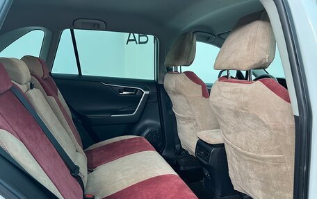 Toyota RAV4, 2020 год, 3 700 000 рублей, 12 фотография