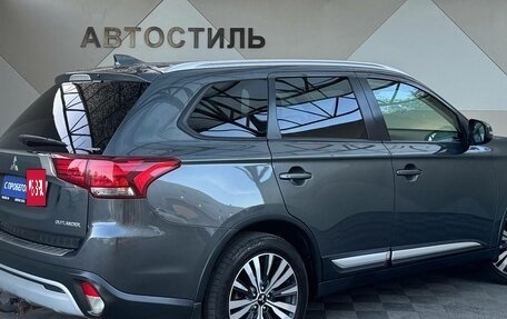 Mitsubishi Outlander III рестайлинг 3, 2019 год, 1 929 000 рублей, 5 фотография