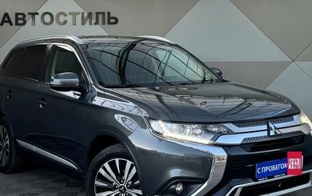 Mitsubishi Outlander III рестайлинг 3, 2019 год, 1 929 000 рублей, 3 фотография