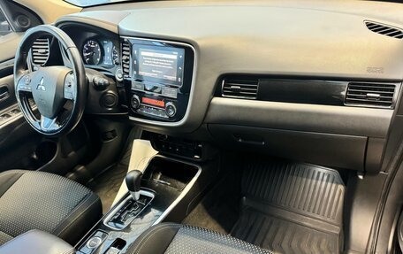 Mitsubishi Outlander III рестайлинг 3, 2019 год, 1 929 000 рублей, 16 фотография