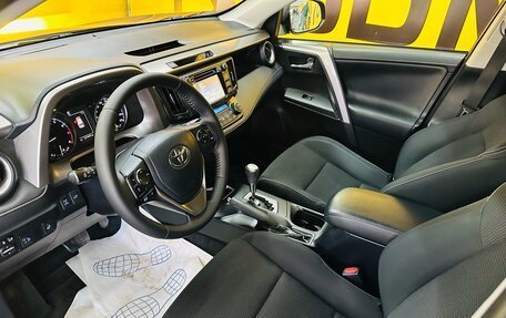 Toyota RAV4, 2016 год, 2 199 000 рублей, 10 фотография