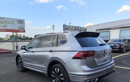 Volkswagen Tiguan II, 2021 год, 2 000 000 рублей, 4 фотография