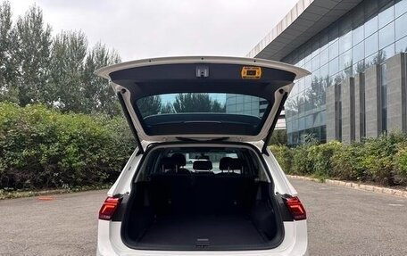 Volkswagen Tiguan II, 2021 год, 2 000 000 рублей, 7 фотография