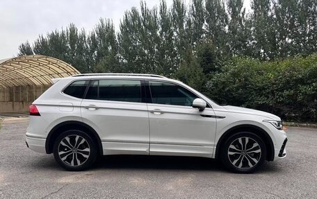 Volkswagen Tiguan II, 2021 год, 2 000 000 рублей, 6 фотография