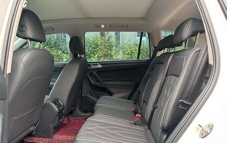 Volkswagen Tiguan II, 2021 год, 2 000 000 рублей, 19 фотография