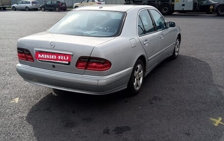 Mercedes-Benz E-Класс, 2000 год, 620 000 рублей, 2 фотография