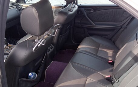 Mercedes-Benz E-Класс, 2000 год, 620 000 рублей, 9 фотография