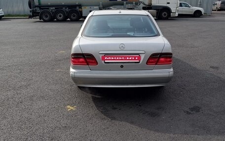 Mercedes-Benz E-Класс, 2000 год, 620 000 рублей, 3 фотография