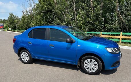 Renault Logan II, 2015 год, 850 000 рублей, 3 фотография