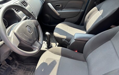 Renault Logan II, 2015 год, 850 000 рублей, 10 фотография