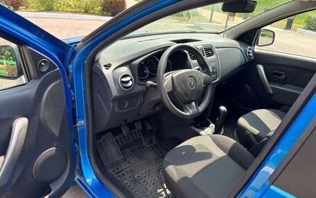 Renault Logan II, 2015 год, 850 000 рублей, 9 фотография